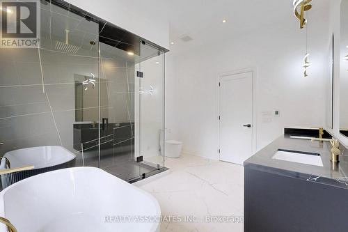 32 Cossar Avenue, Aurora, ON - Indoor Photo Showing Bathroom