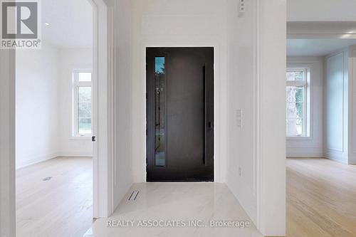 32 Cossar Avenue, Aurora, ON - Indoor Photo Showing Other Room