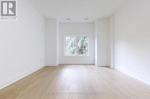 32 Cossar Avenue, Aurora, ON - Indoor Photo Showing Other Room
