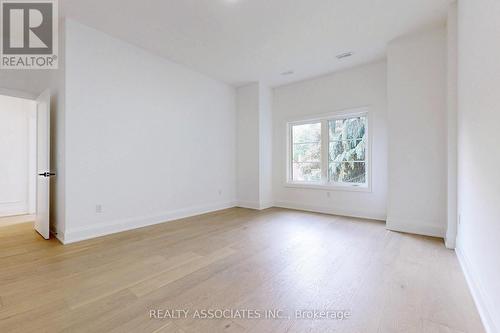32 Cossar Avenue, Aurora, ON - Indoor Photo Showing Other Room