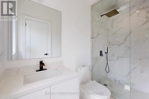32 Cossar Avenue, Aurora, ON - Indoor Photo Showing Bathroom