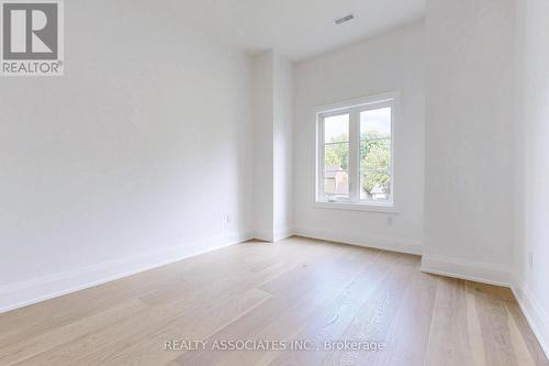 32 Cossar Avenue, Aurora, ON - Indoor Photo Showing Other Room