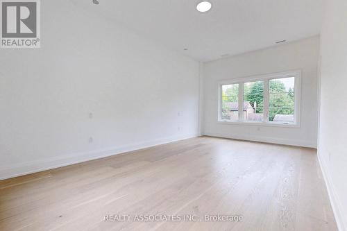 32 Cossar Avenue, Aurora, ON - Indoor Photo Showing Other Room