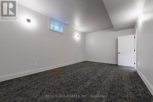 32 Cossar Avenue, Aurora, ON - Indoor Photo Showing Other Room