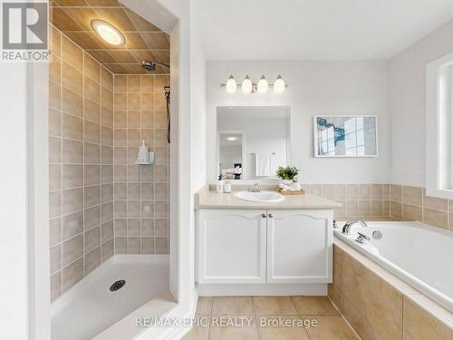 74 Dewpoint Road, Vaughan, ON - Indoor Photo Showing Bathroom