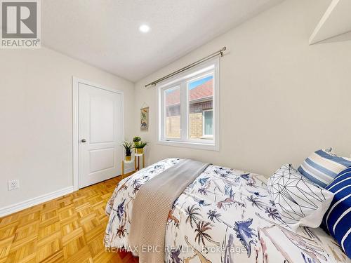 74 Dewpoint Road, Vaughan, ON - Indoor Photo Showing Bedroom