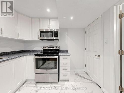 74 Dewpoint Road, Vaughan, ON - Indoor Photo Showing Kitchen