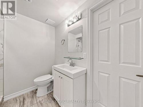 74 Dewpoint Road, Vaughan, ON - Indoor Photo Showing Bathroom