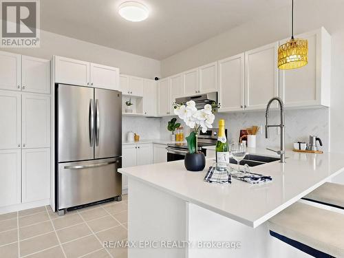 74 Dewpoint Road, Vaughan, ON - Indoor Photo Showing Kitchen With Stainless Steel Kitchen With Double Sink With Upgraded Kitchen
