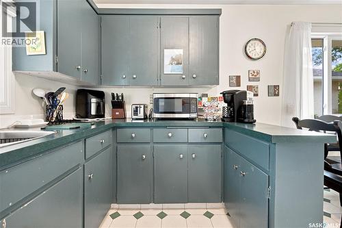 448 Robinson Street, Regina, SK - Indoor Photo Showing Kitchen