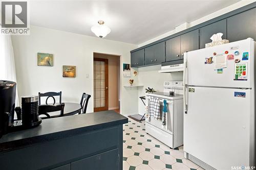 448 Robinson Street, Regina, SK - Indoor Photo Showing Kitchen