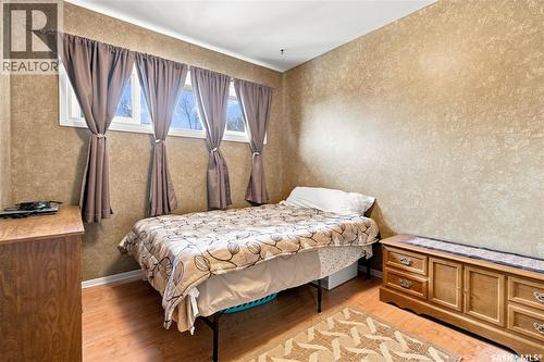 448 Robinson Street, Regina, SK - Indoor Photo Showing Bedroom