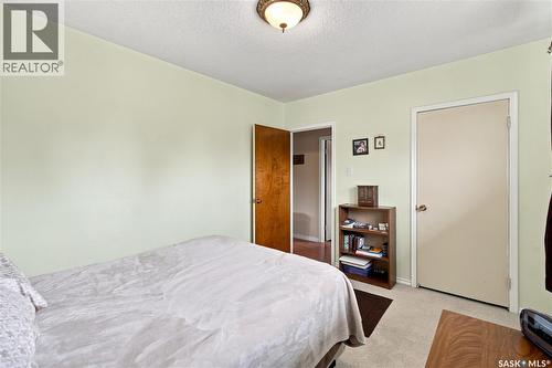 448 Robinson Street, Regina, SK - Indoor Photo Showing Bedroom