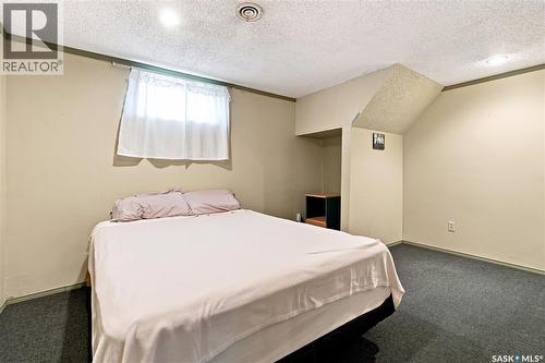 448 Robinson Street, Regina, SK - Indoor Photo Showing Bedroom