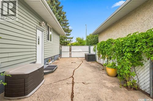 448 Robinson Street, Regina, SK - Outdoor With Exterior