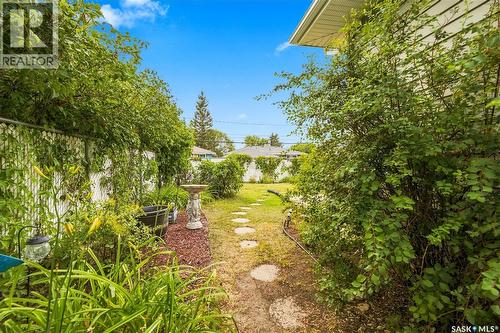 448 Robinson Street, Regina, SK - Outdoor