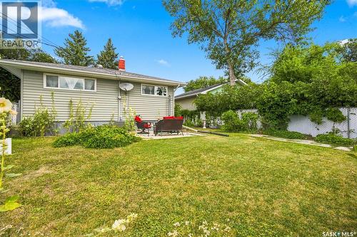 448 Robinson Street, Regina, SK - Outdoor