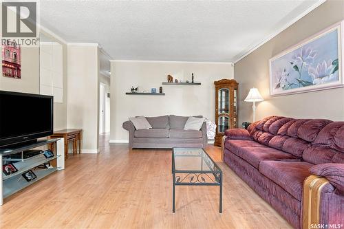 448 Robinson Street, Regina, SK - Indoor Photo Showing Living Room