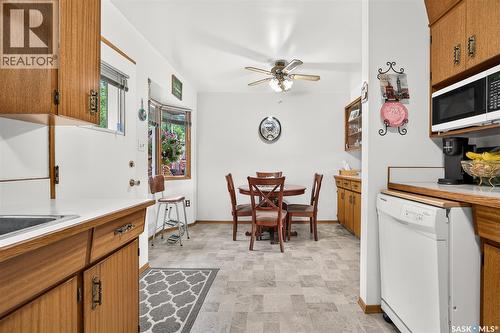919 Holdsworth Crescent, Moose Jaw, SK - Indoor Photo Showing Kitchen