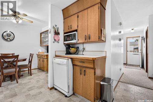 919 Holdsworth Crescent, Moose Jaw, SK - Indoor Photo Showing Kitchen