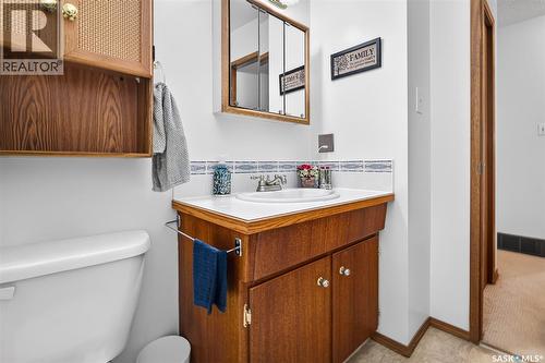 919 Holdsworth Crescent, Moose Jaw, SK - Indoor Photo Showing Bathroom