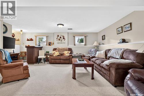 919 Holdsworth Crescent, Moose Jaw, SK - Indoor Photo Showing Living Room
