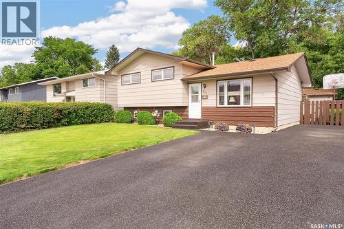 919 Holdsworth Crescent, Moose Jaw, SK - Outdoor
