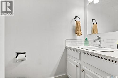 242 Auld Crescent, Saskatoon, SK - Indoor Photo Showing Bathroom