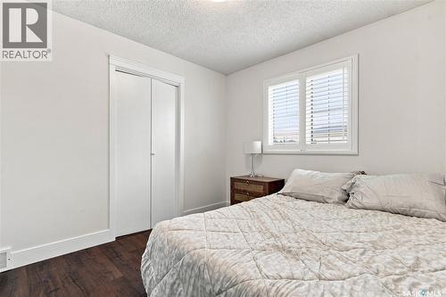 242 Auld Crescent, Saskatoon, SK - Indoor Photo Showing Bedroom