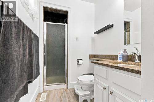 242 Auld Crescent, Saskatoon, SK - Indoor Photo Showing Bathroom
