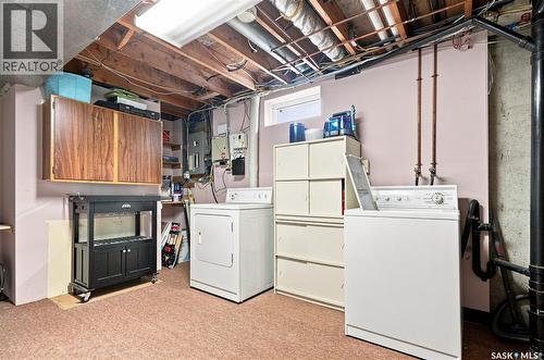 242 Auld Crescent, Saskatoon, SK - Indoor Photo Showing Laundry Room