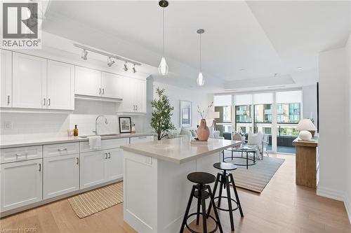 2060 Lakeshore Road Unit# 310, Burlington, ON - Indoor Photo Showing Kitchen With Upgraded Kitchen