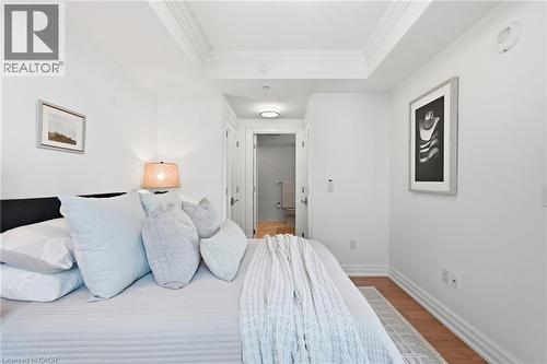 2060 Lakeshore Road Unit# 310, Burlington, ON - Indoor Photo Showing Bedroom