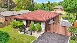 73 FARLEY CRESCENT  Toronto, ON M9R 2A5