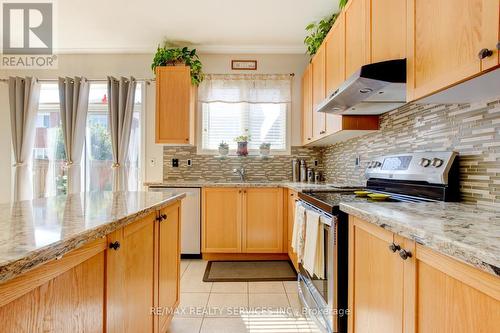 35 Hardgate Crescent, Brampton, ON - Indoor Photo Showing Kitchen