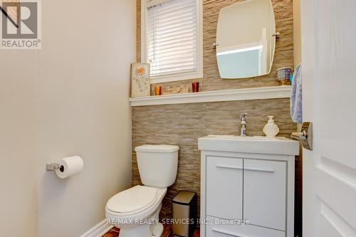 35 Hardgate Crescent, Brampton, ON - Indoor Photo Showing Bathroom