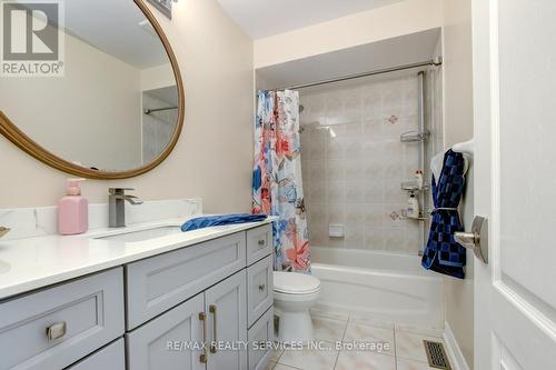 35 Hardgate Crescent, Brampton, ON - Indoor Photo Showing Bathroom