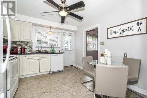 Great Breakfast Area - 655 Dodsworth Crescent, Mississauga, ON - Indoor Photo Showing Kitchen