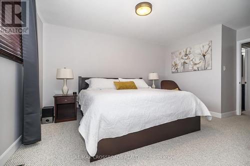 California King Size Bedroom with Walk In Closet - 655 Dodsworth Crescent, Mississauga, ON - Indoor Photo Showing Bedroom