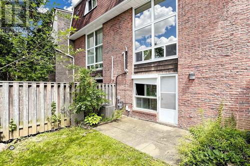 8 Rusty Crest Way, Toronto, ON - Outdoor