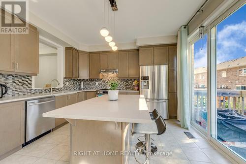 40 Stillwater Crescent, Hamilton, ON - Indoor Photo Showing Kitchen With Upgraded Kitchen