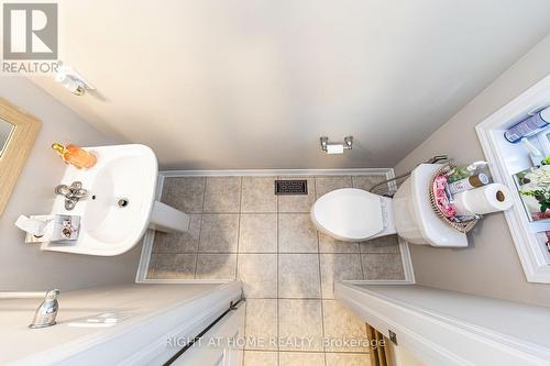 40 Stillwater Crescent, Hamilton, ON - Indoor Photo Showing Bathroom