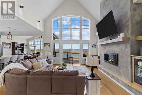 7 Commodore Place, Conception Bay South, NL - Indoor Photo Showing Living Room With Fireplace