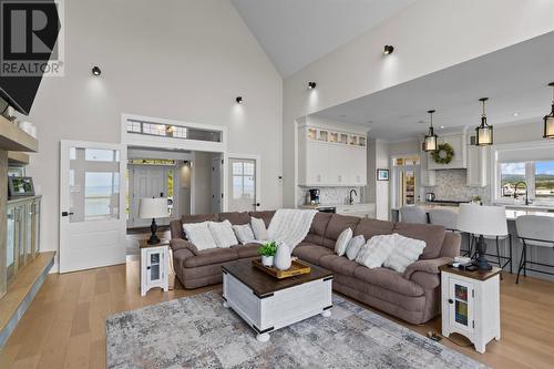 7 Commodore Place, Conception Bay South, NL - Indoor Photo Showing Living Room