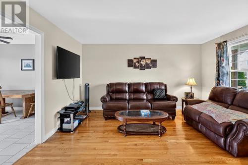 10 Ledum Place, St. John'S, NL - Indoor Photo Showing Living Room