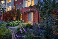 192 CLEARVIEW AVENUE  Ottawa, ON K1Z 1B8