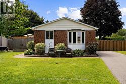 27 BALLANTRAE WAY  Ottawa, ON K2L 1N3