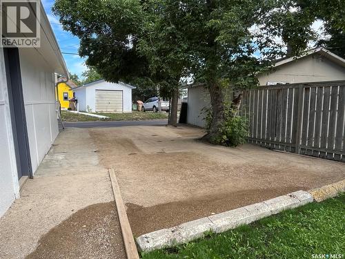 1255 Atkinson Street, Regina, SK - Outdoor