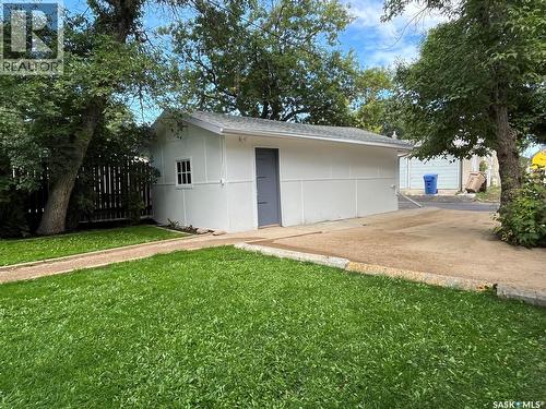 1255 Atkinson Street, Regina, SK - Outdoor