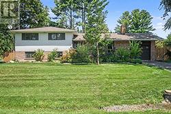 92 LENNOX STREET S Ottawa, ON K0A 2Z0